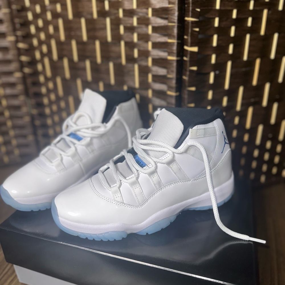 Nike Air Jordan 11 Sneakers Wmn 10/ M8.5